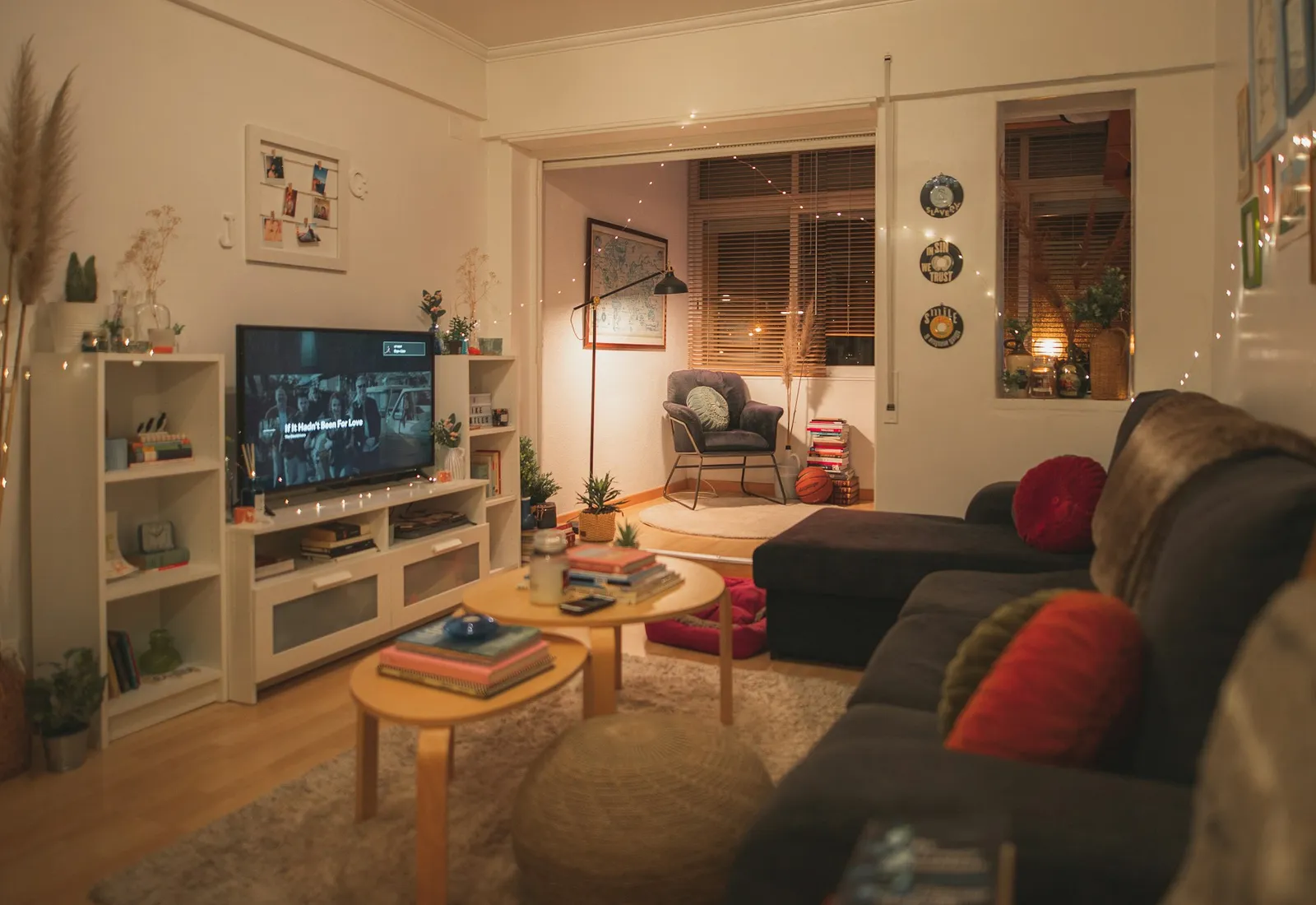 Cosy living room in the evening with the TV on, ready for ViviMate IPTV streaming